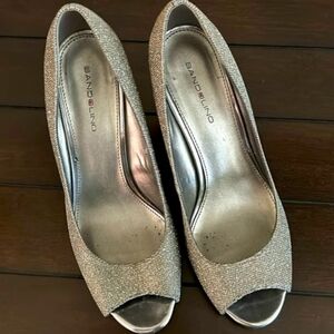 Bandolino peek toe wedge